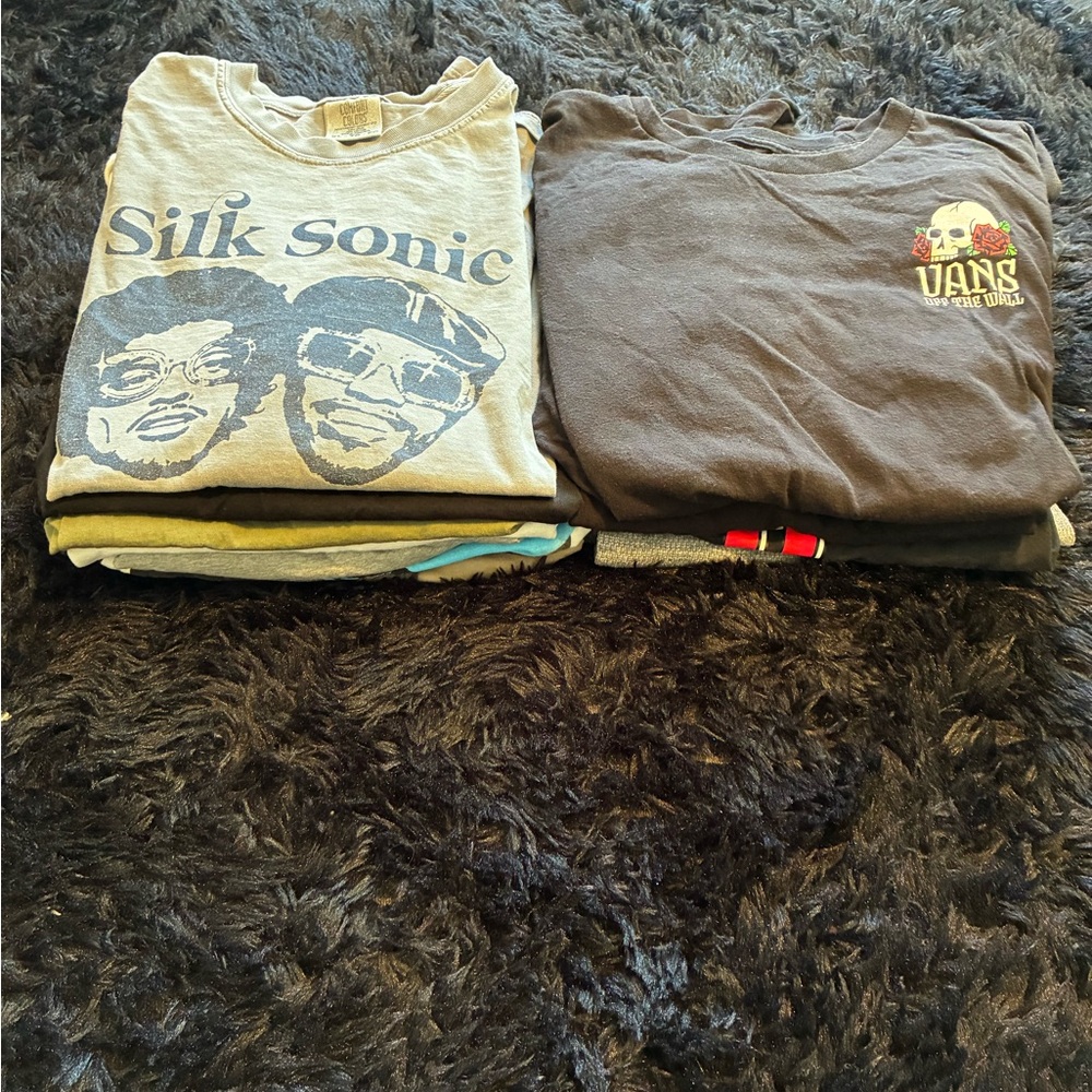 2 tee shirt bundle